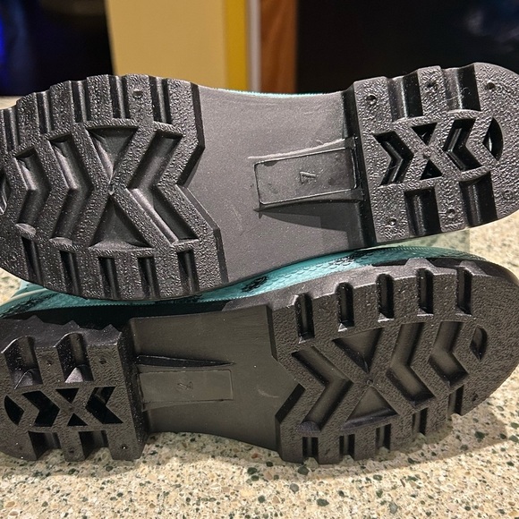 NWOT- Teal Dragonfly & Butterfly Print Rain Boots-waterproof-women’s size 7 - Picture 4 of 4